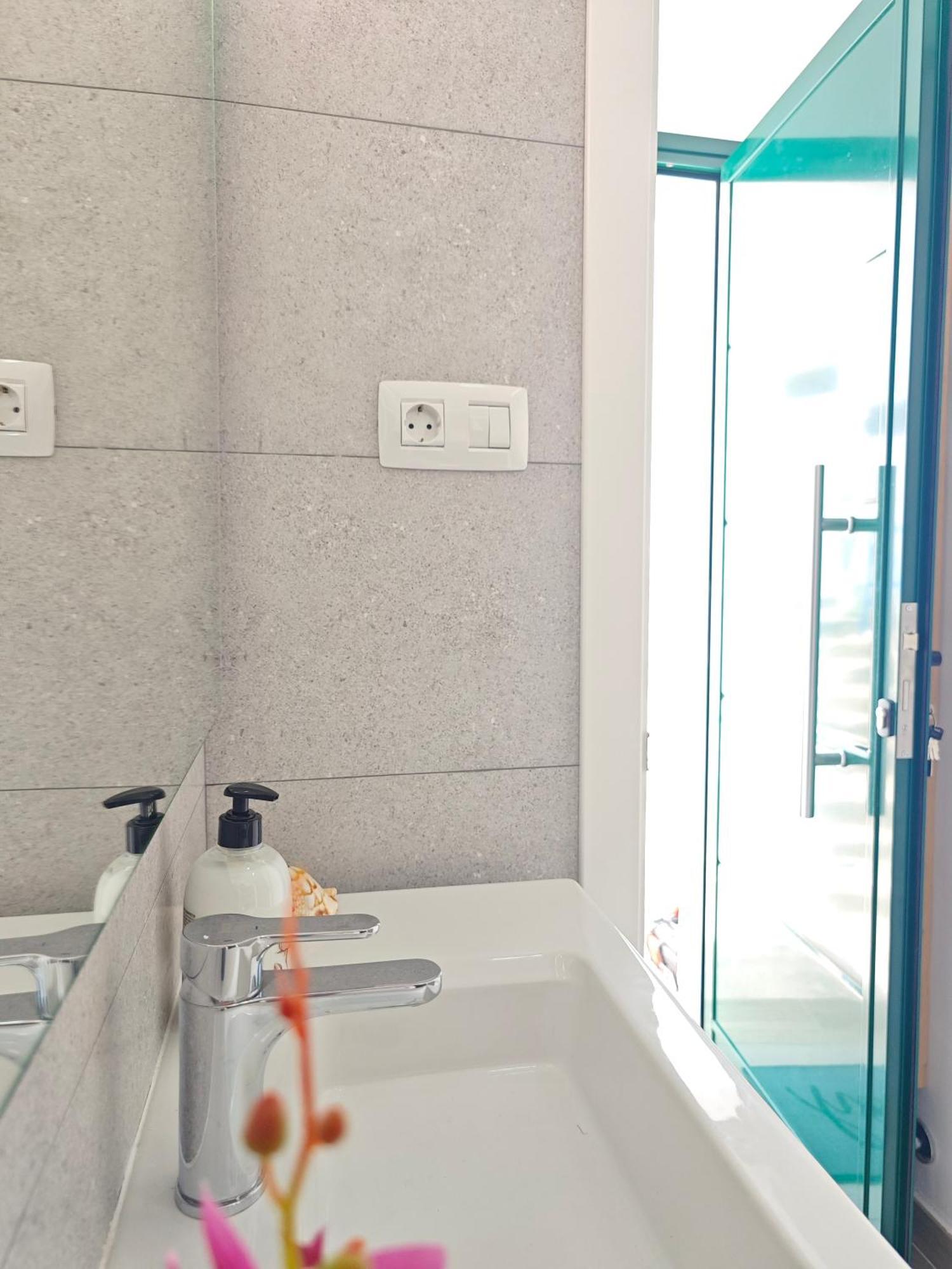 Cozy Apartment In Front Of The Natural Pools El Pris エクステリア 写真
