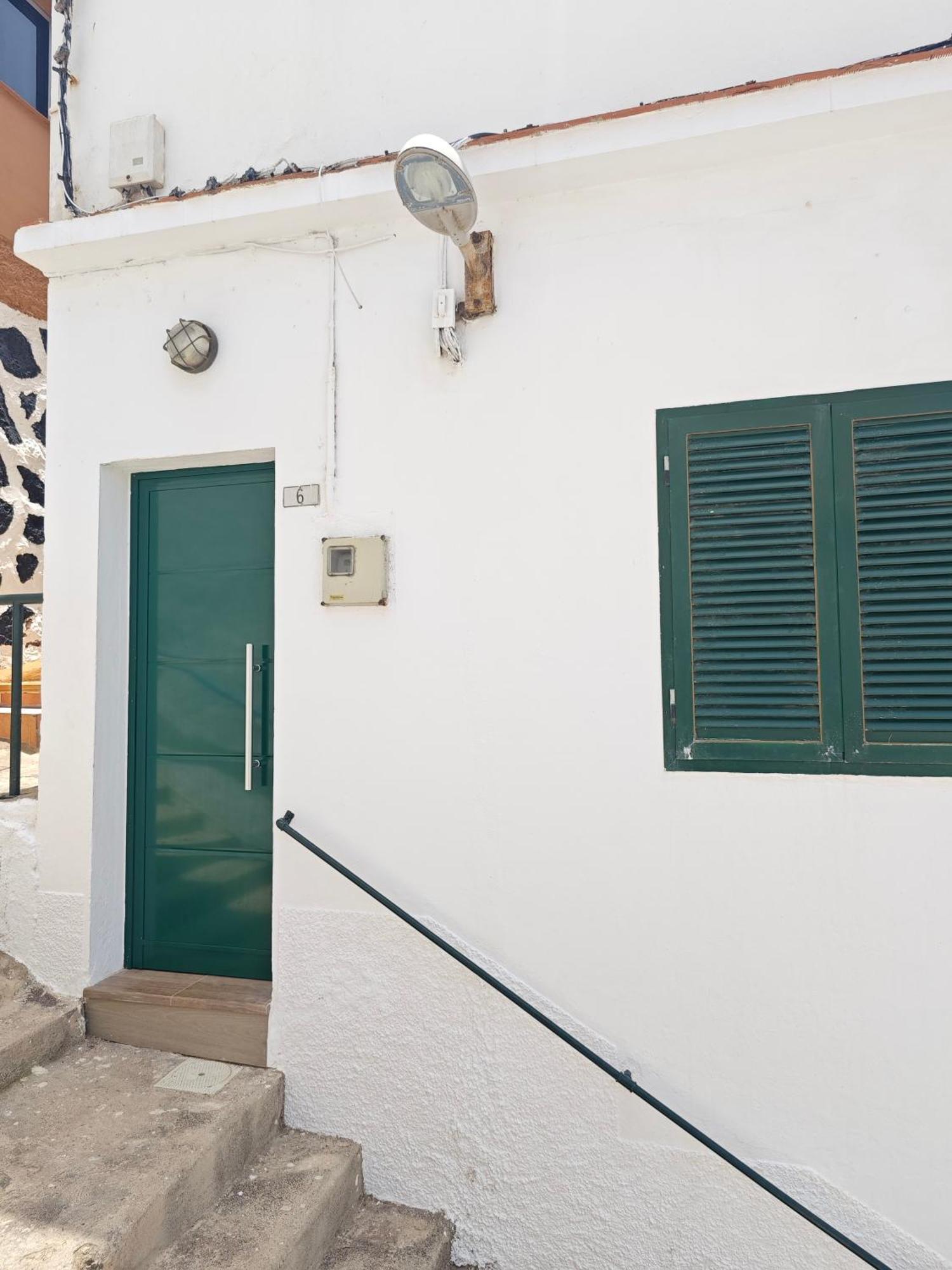 Cozy Apartment In Front Of The Natural Pools El Pris エクステリア 写真
